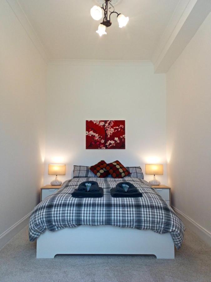 Dumbarton Castle Way Apartment Bagian luar foto